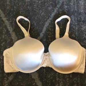 42 C Vanity Fair bra